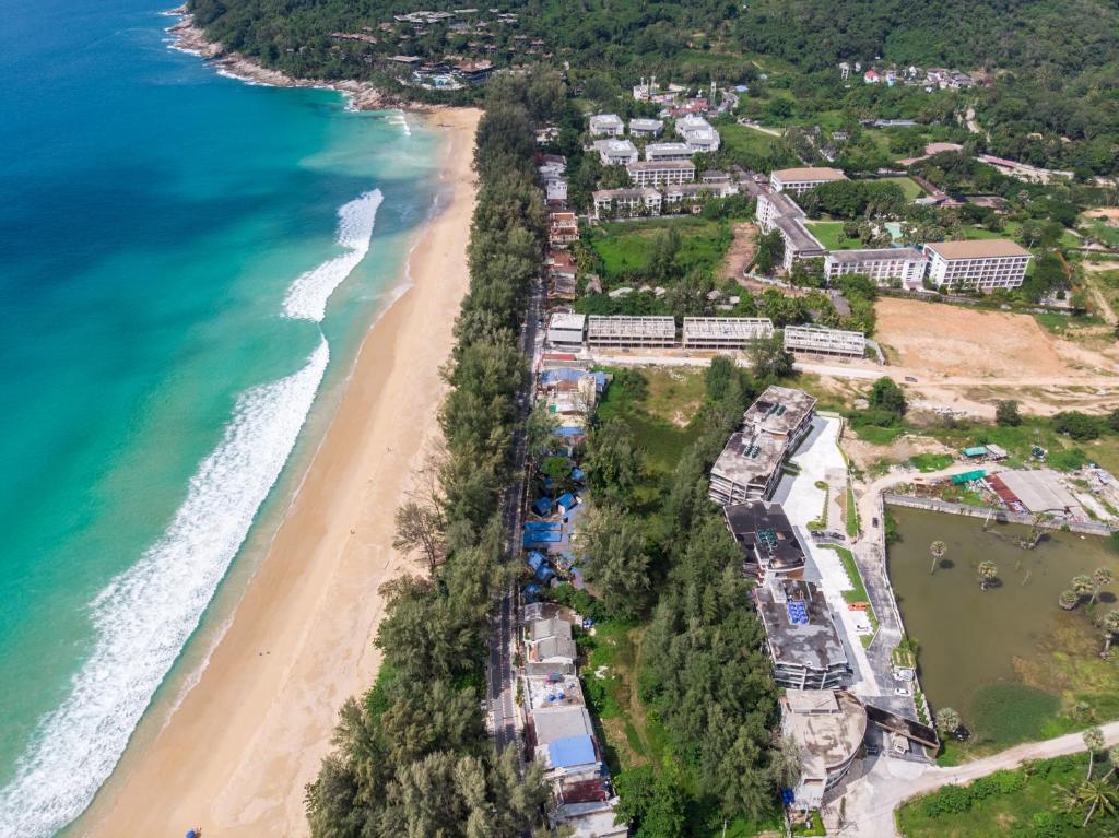 Naithon Beachfront Condotel – Phuket